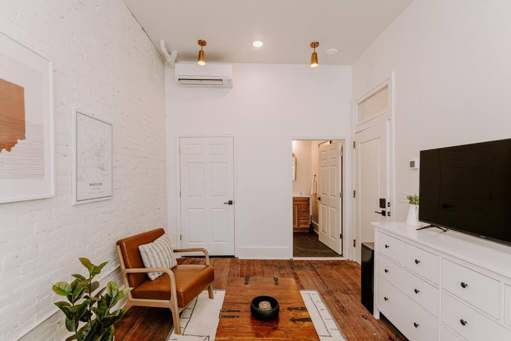 East Main Lofts - Farmhouse 204 Madison Esterno foto