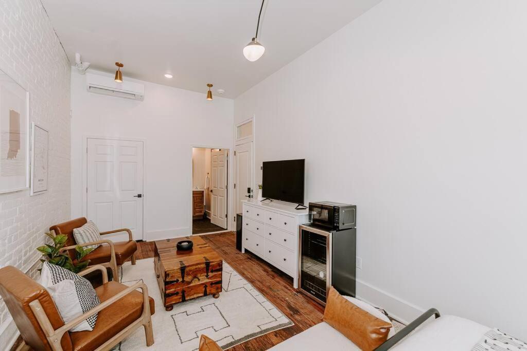 East Main Lofts - Farmhouse 204 Madison Esterno foto