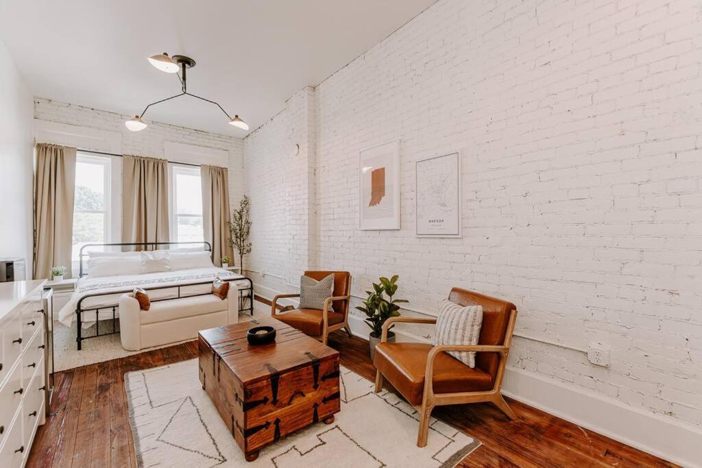 East Main Lofts - Farmhouse 204 Madison Esterno foto
